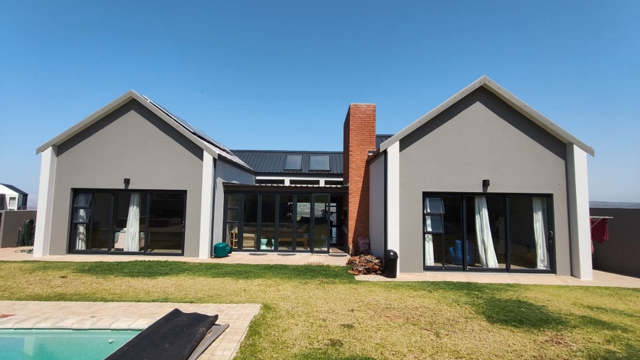 5 Bedroom Property for Sale in Outeniquasbosch Western Cape